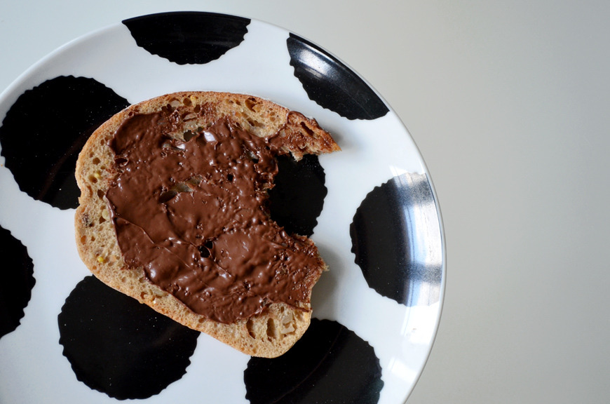 pour-tous: Un homme, un pot de nutella, une possibilité