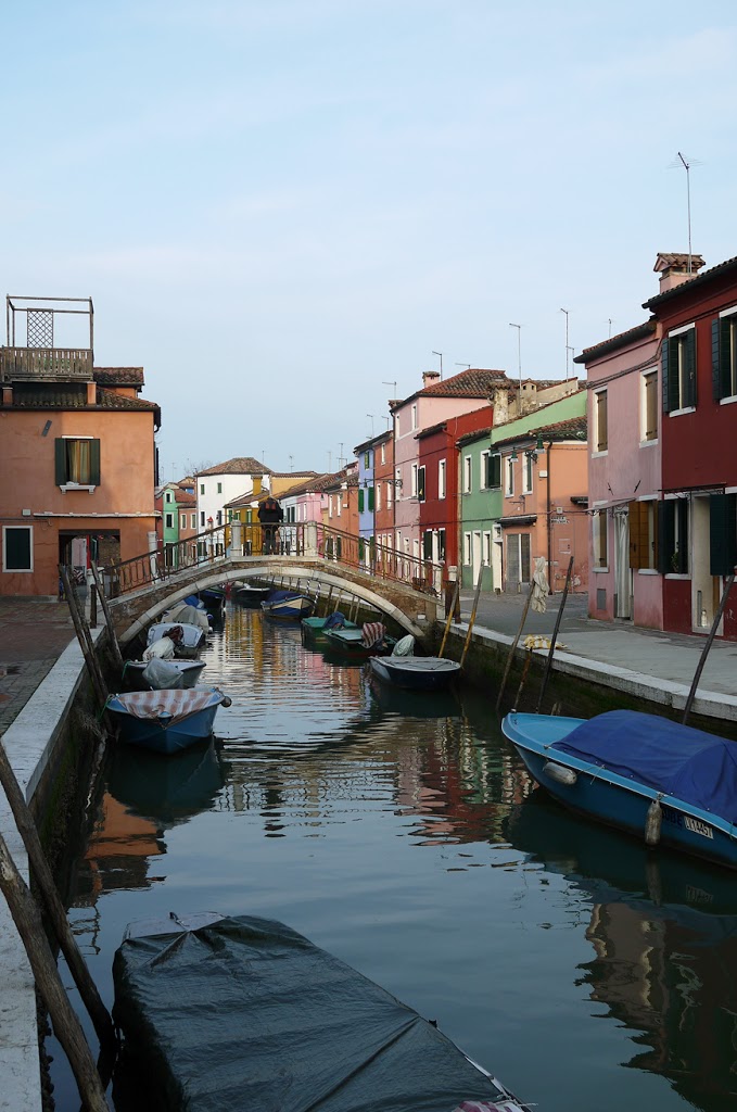 Burano Helloitsvalentine weekend Venise Italie streetstyle look voyage