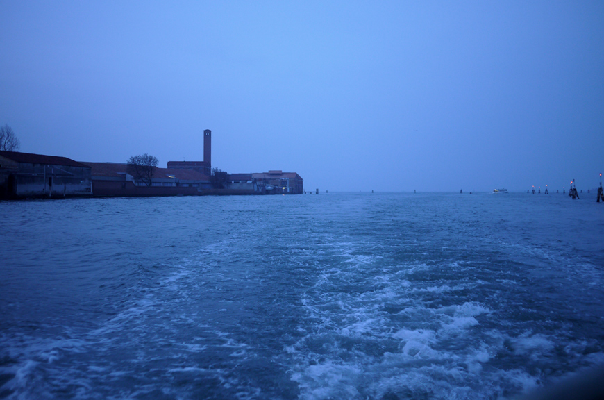 Burano Helloitsvalentine weekend Venise Italie streetstyle look voyage