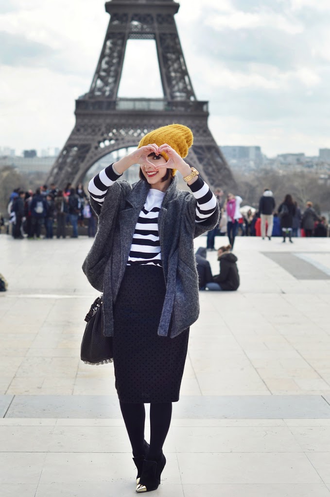 I ♥ Paris Helloitsvalentine streetstyle fashion blog mode Tour Eiffel pencil skirt