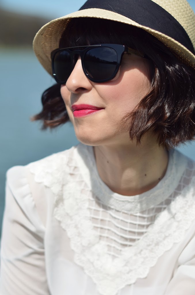 Sunny afternoon in Versailles Helloitsvalentine bicycle outfit french blogger