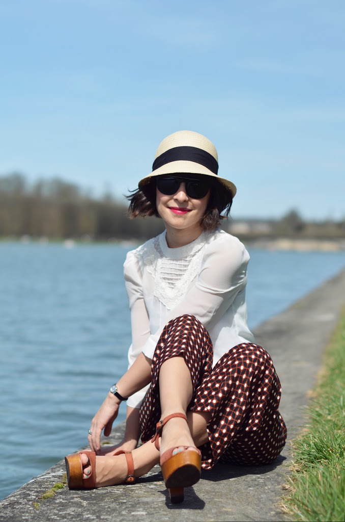 Sunny afternoon in Versailles Helloitsvalentine bicycle outfit french blogger