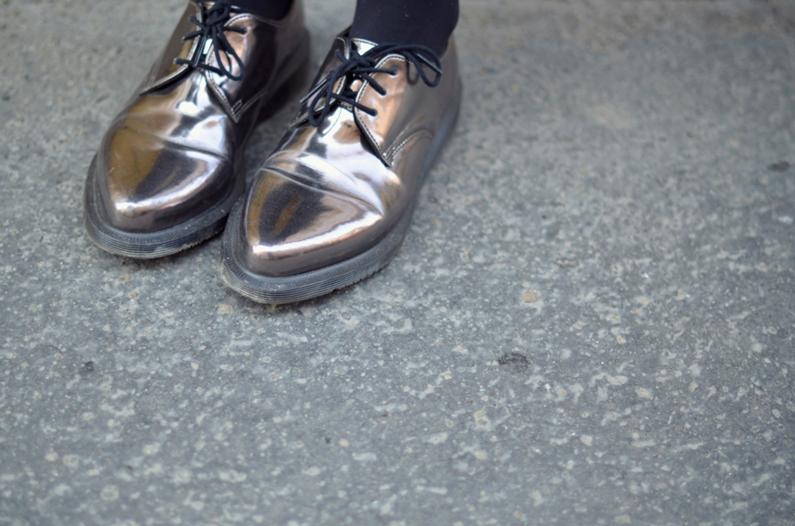 Helloitsvalentine streetstyle fashion blog paris skirt Dr Martens Montmartre