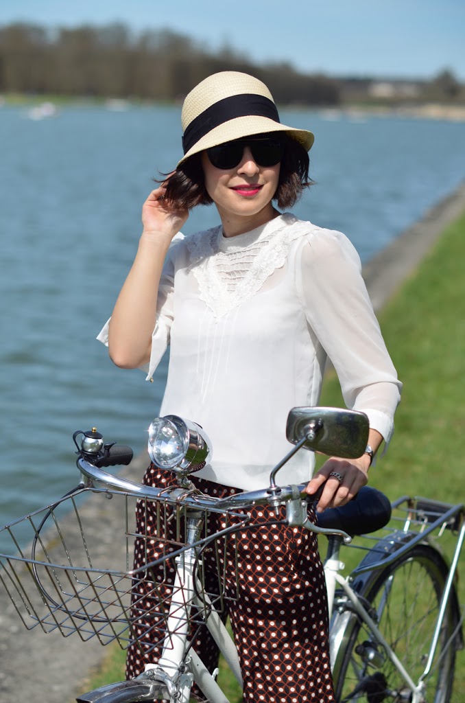 Sunny afternoon in Versailles Helloitsvalentine bicycle outfit french blogger