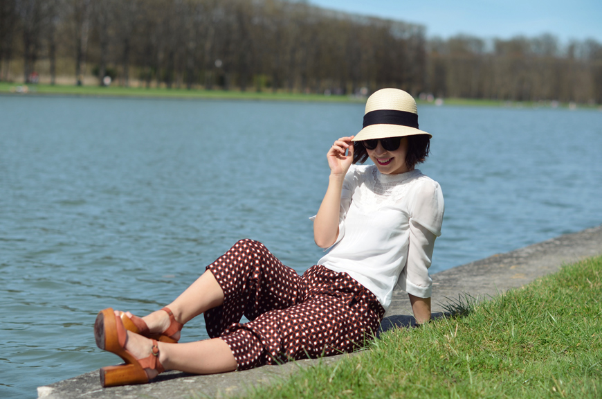 Sunny afternoon in Versailles Helloitsvalentine bicycle outfit french blogger