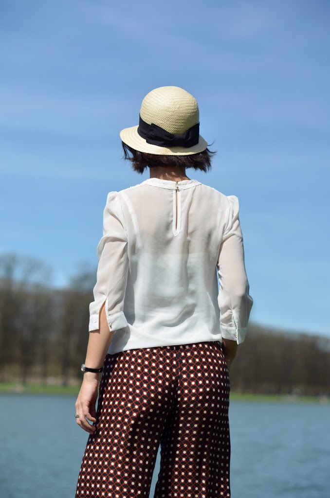 Sunny afternoon in Versailles Helloitsvalentine bicycle outfit french blogger