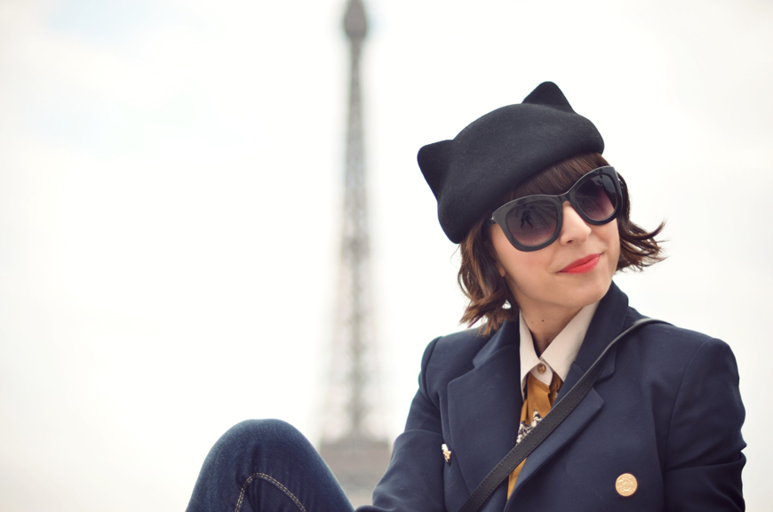 Chat perché Helloitsvalentine streetsyle Trocadéro Paris fashion blogger french