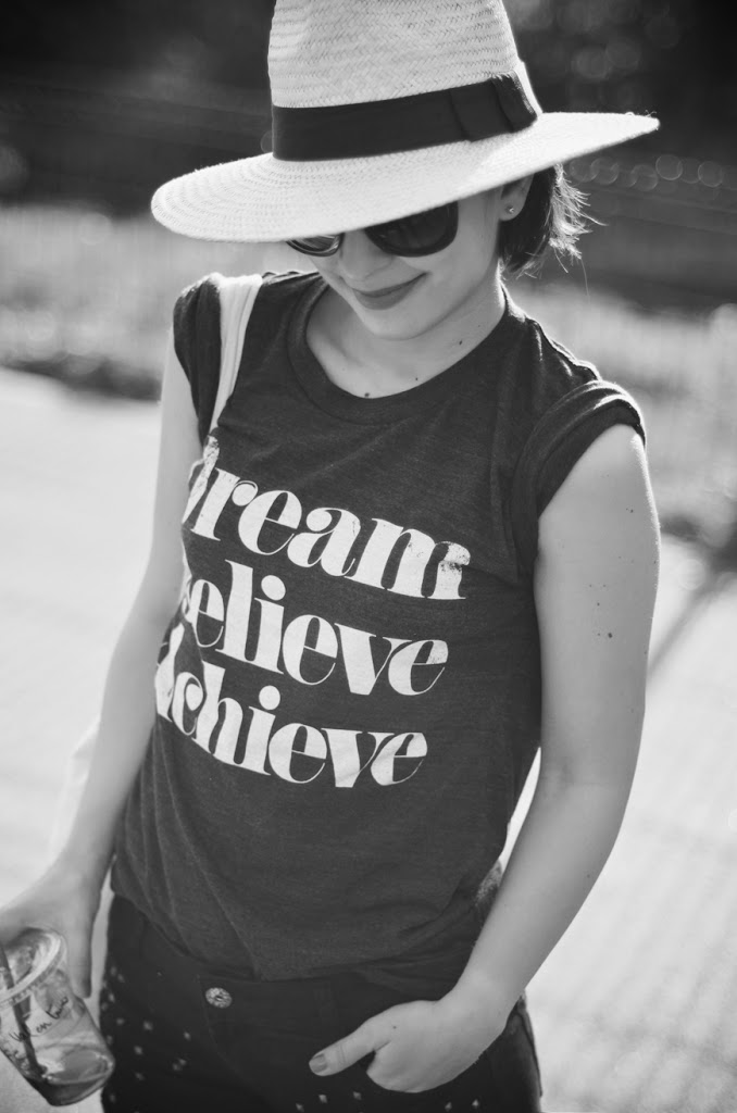 Shadowboxer Helloitsvalentine french blogger streetstyle shorts straw hat summer style