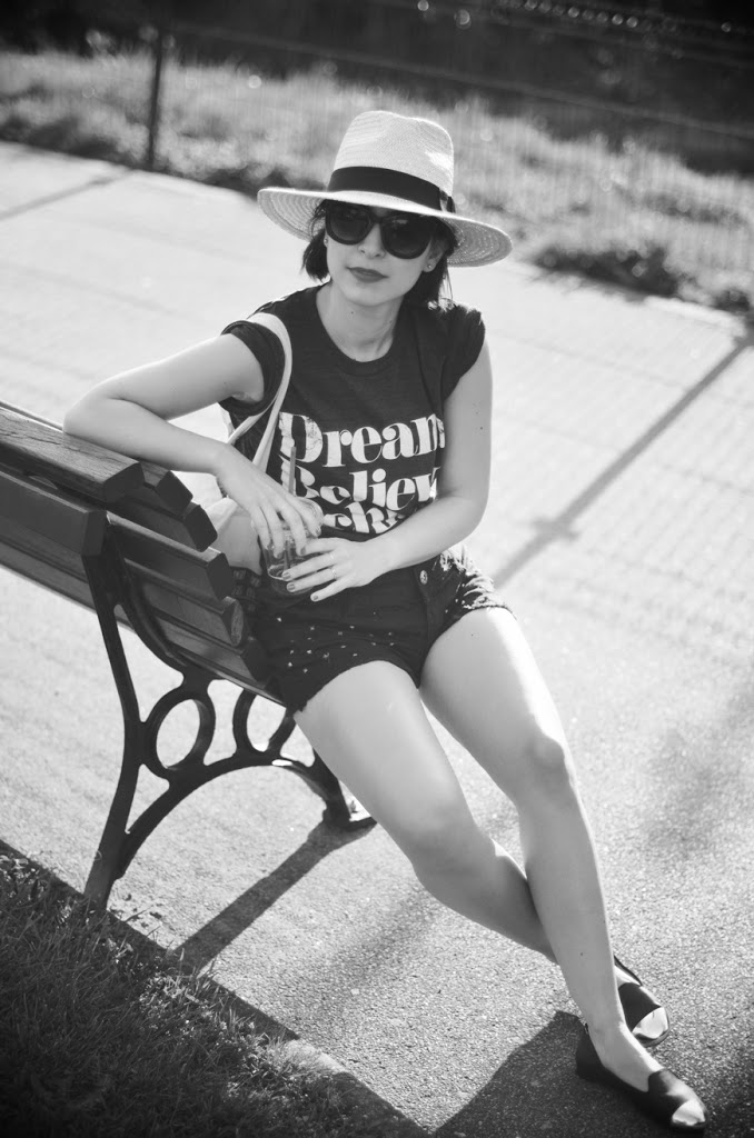 Shadowboxer Helloitsvalentine french blogger streetstyle shorts straw hat summer style