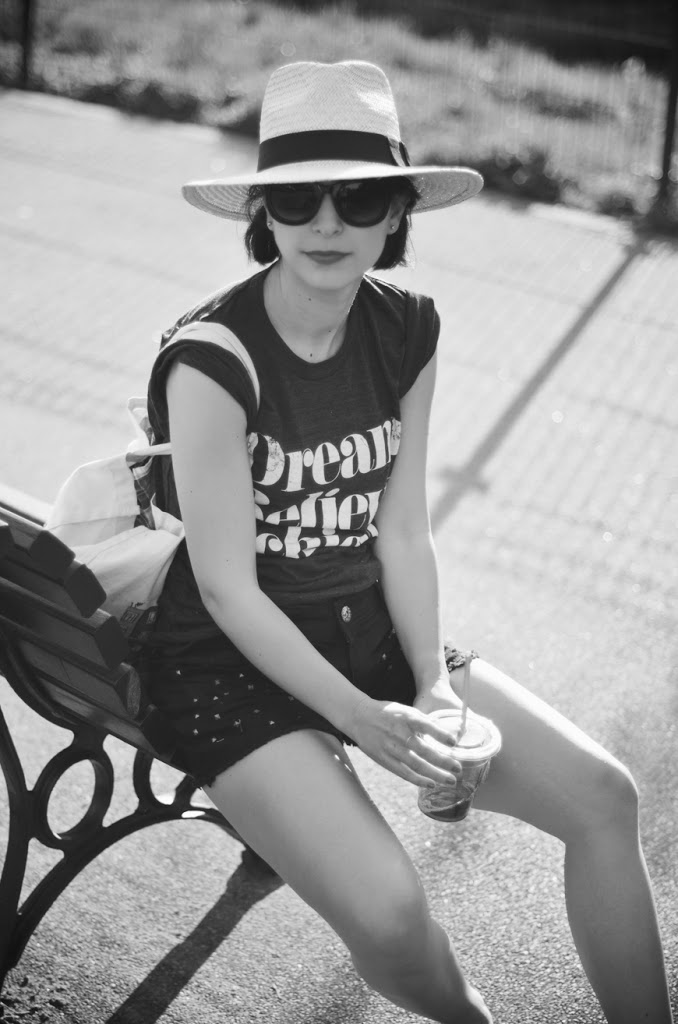 Shadowboxer Helloitsvalentine french blogger streetstyle shorts straw hat summer style