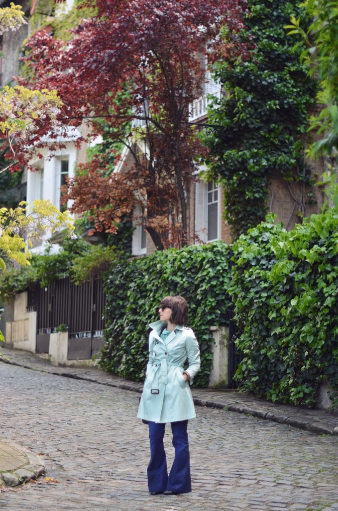 Square Montsouris Paris Helloitsvalentine streetstyle jeans flare trench Céline New Audrey sunnies