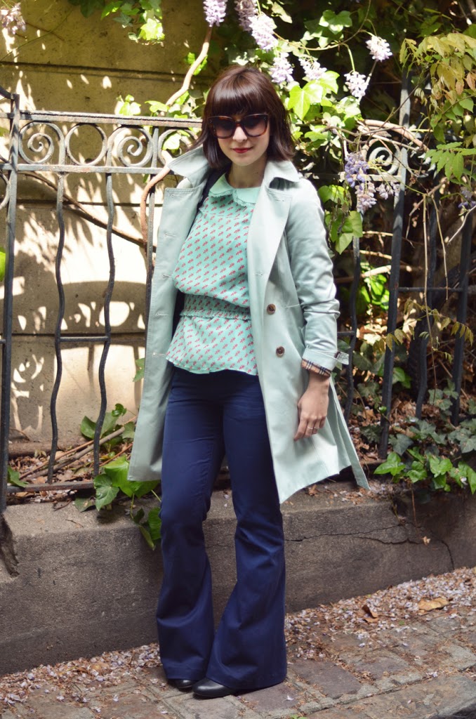 Square Montsouris Paris Helloitsvalentine streetstyle jeans flare trench Céline New Audrey sunnies