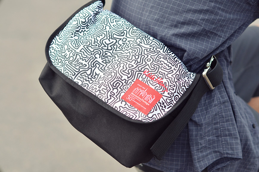 Manhattan Portage x Keith Haring messenger bag bike Paris