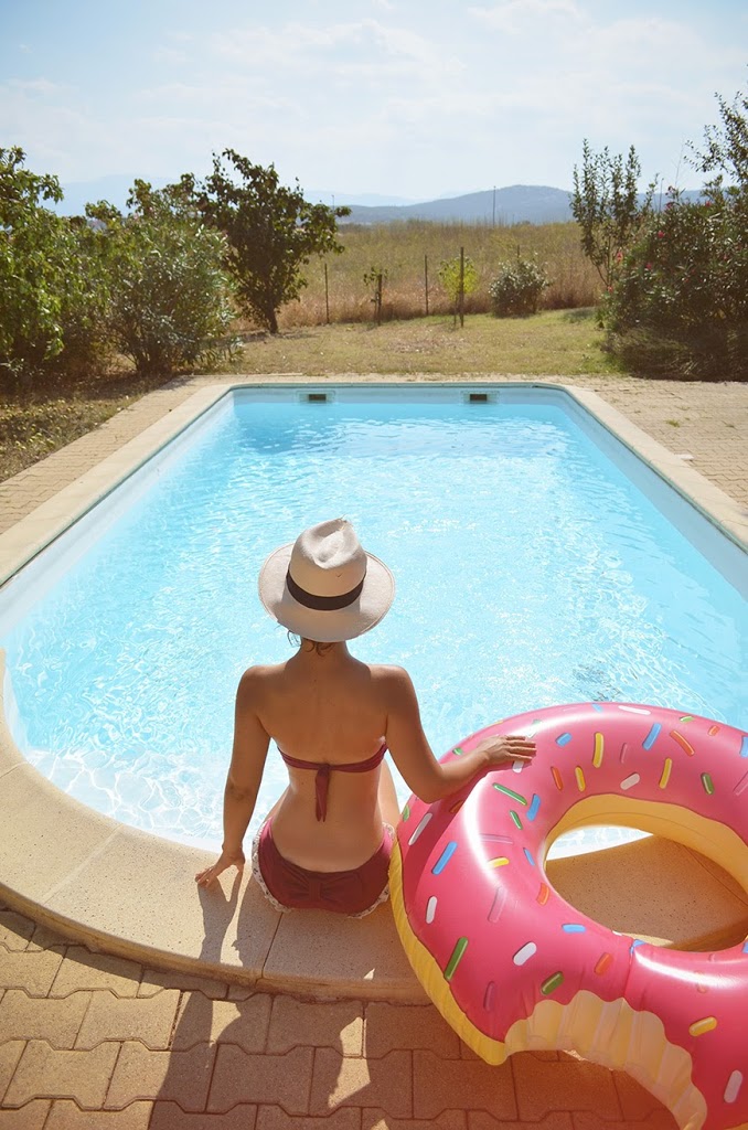 The Donut pool float Hello it's Valentine swimming pool holidays