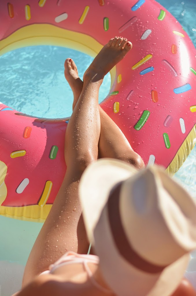 The Donut pool float Hello it's Valentine swimming pool holidays