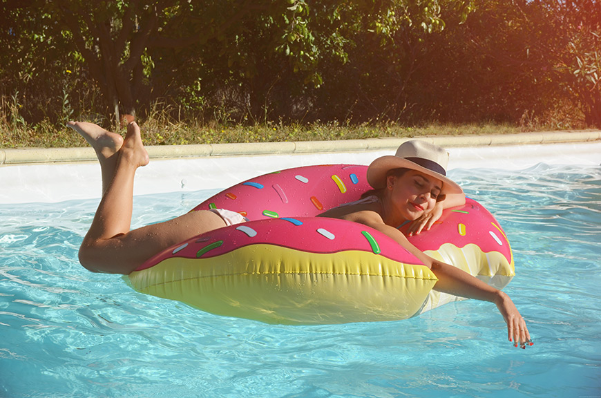 The Donut pool float Hello it's Valentine swimming pool holidays