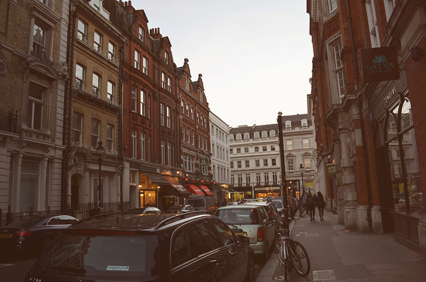 Winter berry Monki Hanna dungarees Burdgundy London Covent Garden Helloitsvalentine