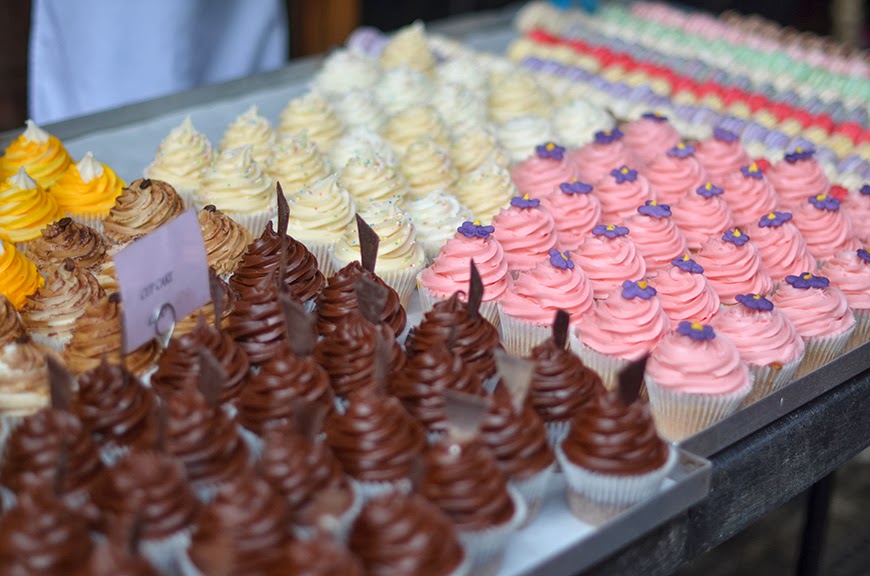 Borough Market Londres food farmers sellers fresh veg and fruits yummy Helloitsvalentine