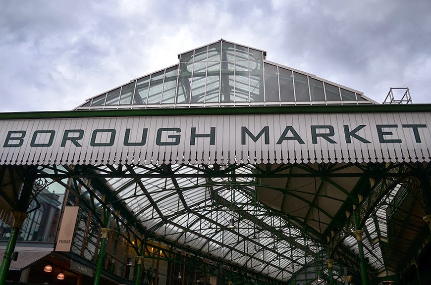 Borough Market Londres food farmers sellers fresh veg and fruits yummy Helloitsvalentine