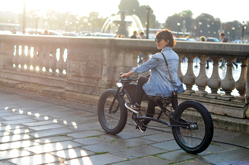 4th and Bleeker x Billabong Manoush Simba dress robe Paris Place Vendôme Helloitsvalentine Hello it's Valentine blog french fashion blogger Nike sneakers Mohekann bag sac bicycle custom bikes