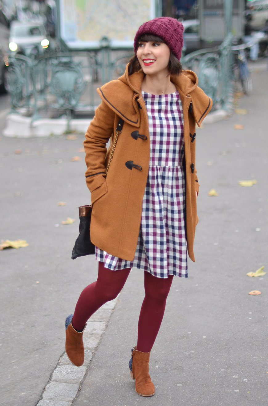 streetstyle Hello it's Valentine french fashion blogger Paris autumn fall duffle coat beanie dress boots