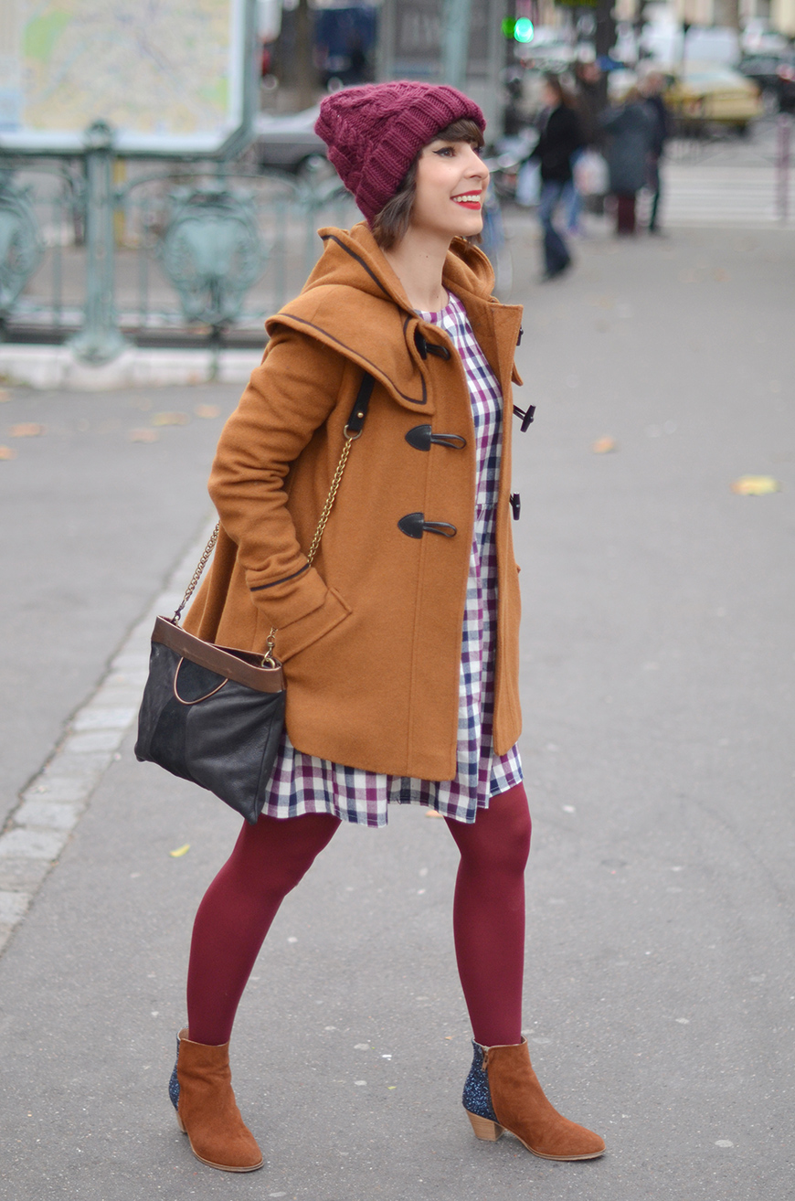 streetstyle Hello it's Valentine french fashion blogger Paris autumn fall duffle coat beanie dress boots