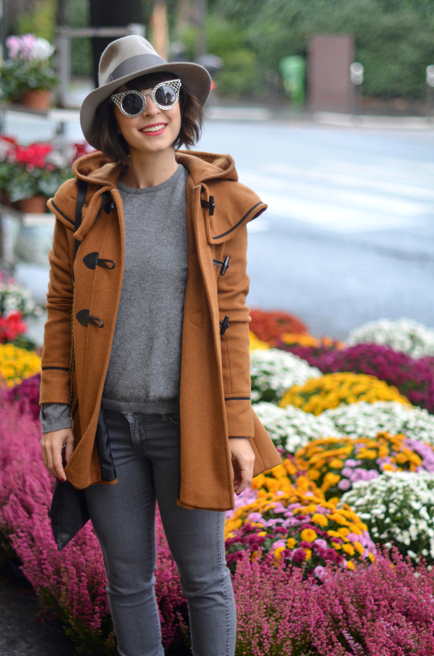 Cinnamon Girl streetstyle L'Irresistible boots Bobbies paillettes glitter duffle coat Lee Hello it's Valentine helloitsvalentine