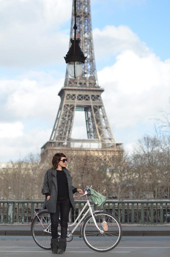 #FallingInLoveWith Watch Hunger Stop Michael Kors Helloitsvalentine couple french fashion blogger campaign bicycle