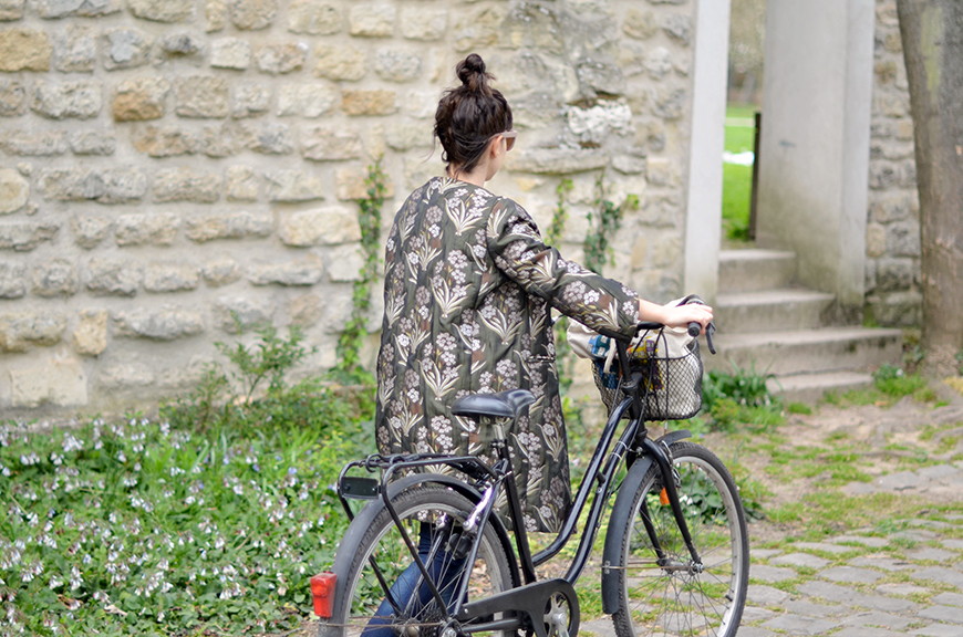 Helloitsvalentine bike bicycle stroll french parisian blogger lifestyle outfit casual cool Concerse All Star