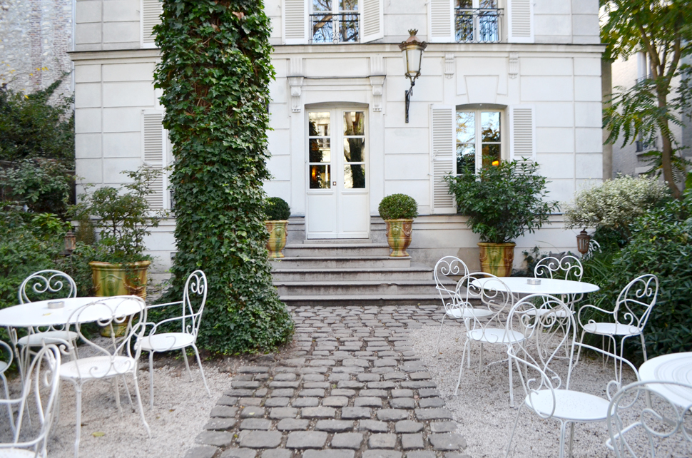 WHERE TO STAY IN PARIS ? – L’Hôtel Particulier Montmartre